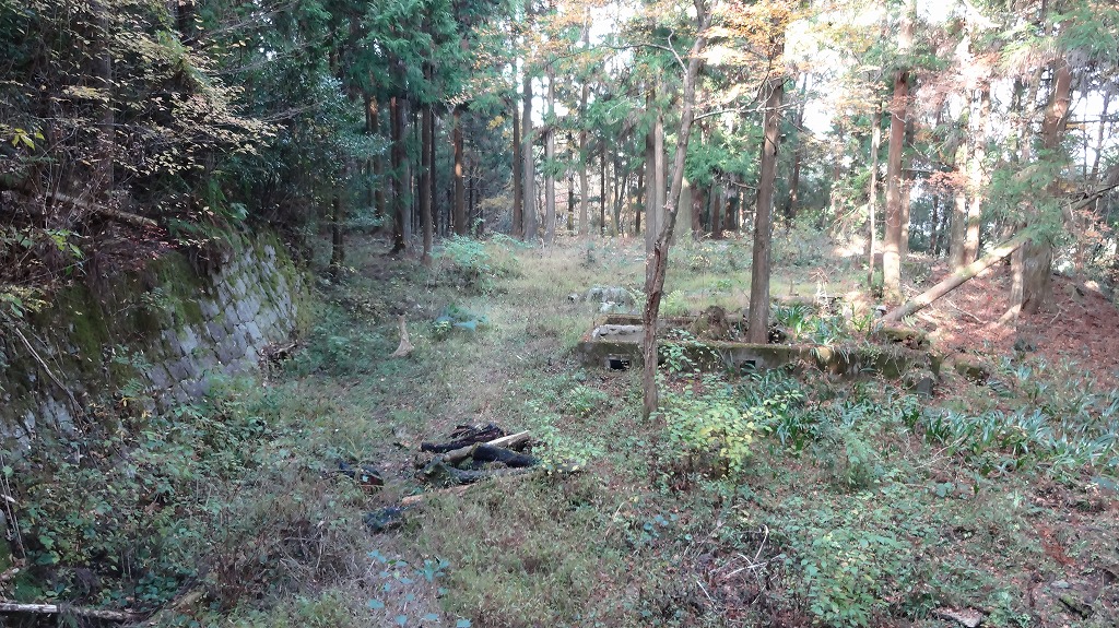 中村山荘跡1
