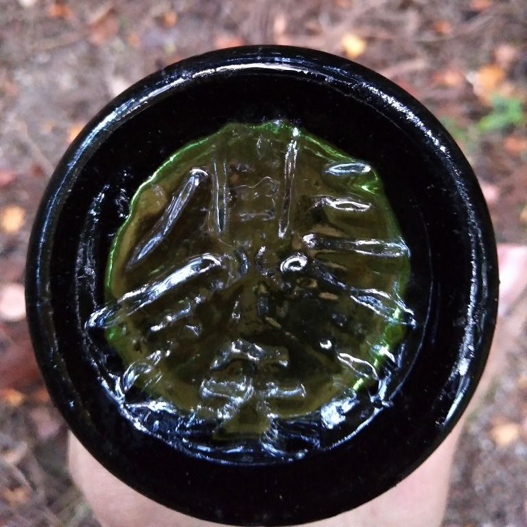 古い瓶　底面