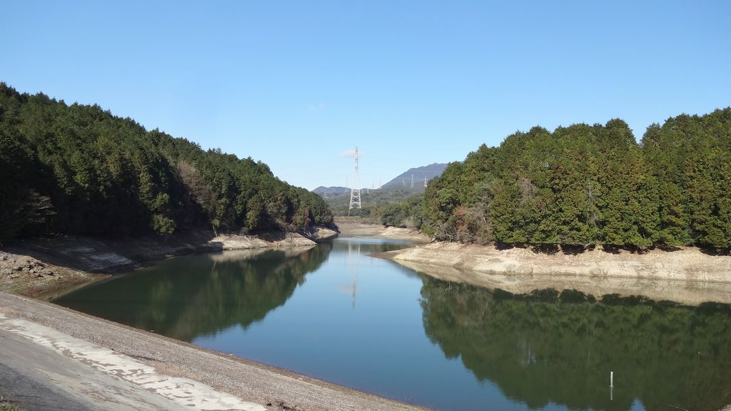 溜池　堰堤からの風景