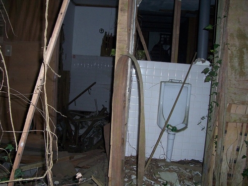 廃屋　内部2