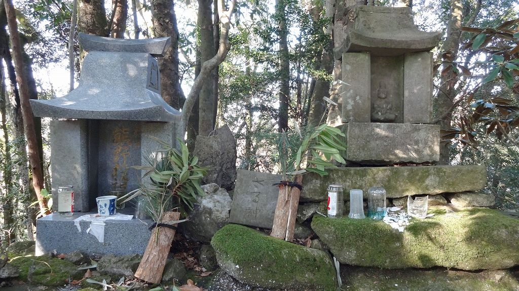 集落東側　祠2