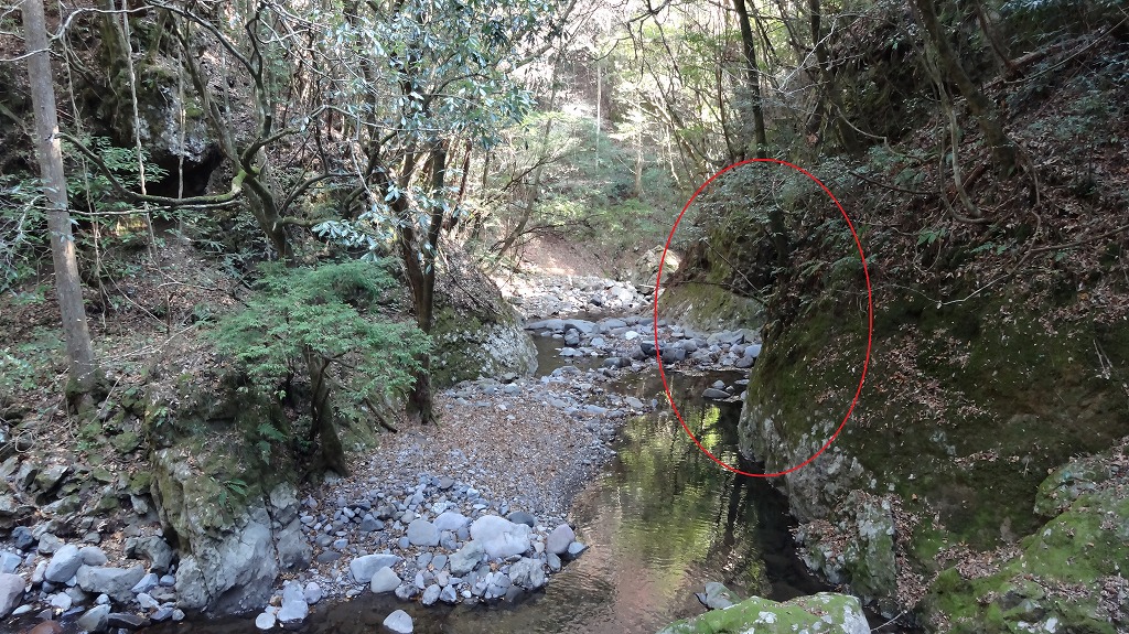 旧道の隧道　上流側から