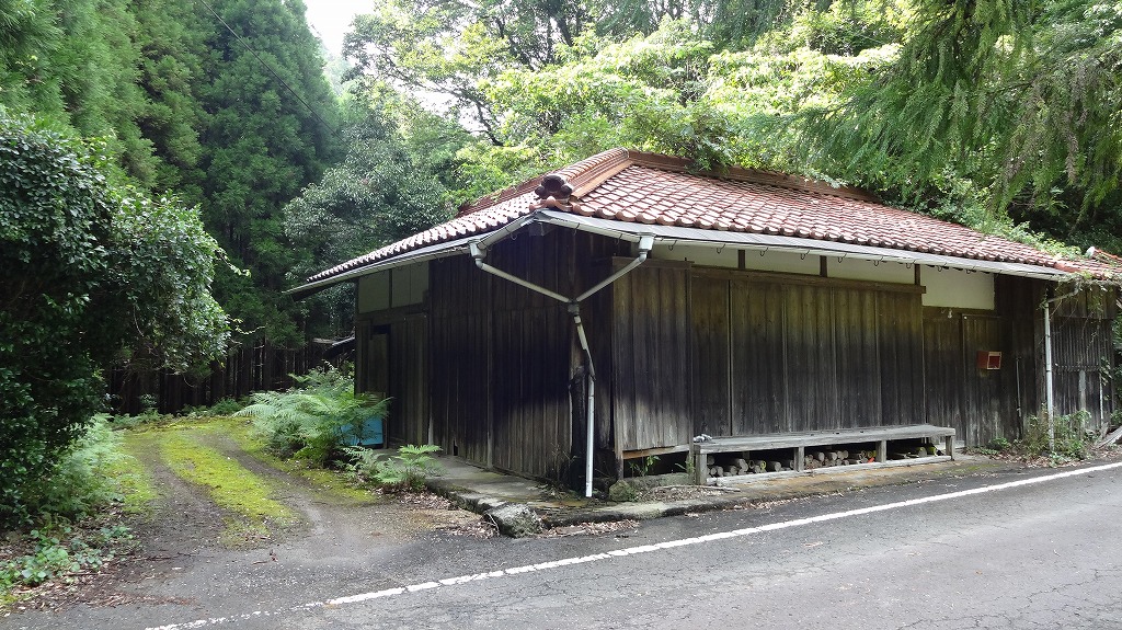 道路に面する家屋